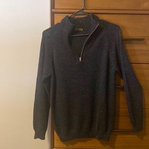 100% Baby Alpaca men’s sweater. Made in Peru